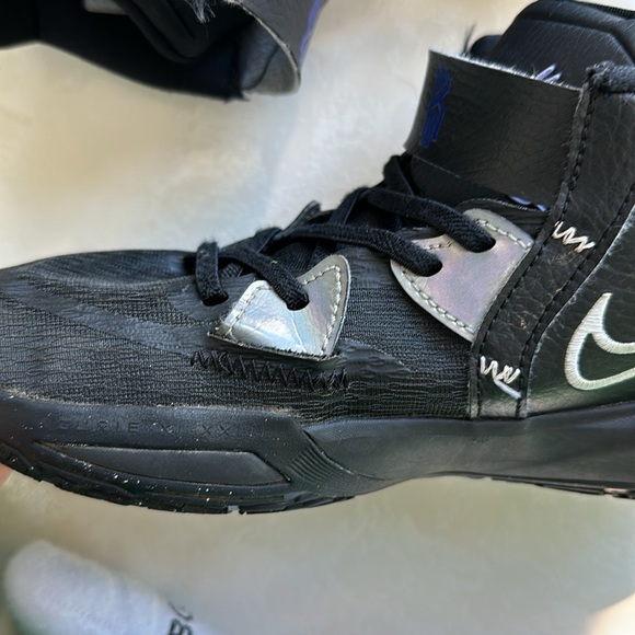Nike Kyrie Infinity Basketball Shoe (little kids / preschool ) - Picture 7 of 12